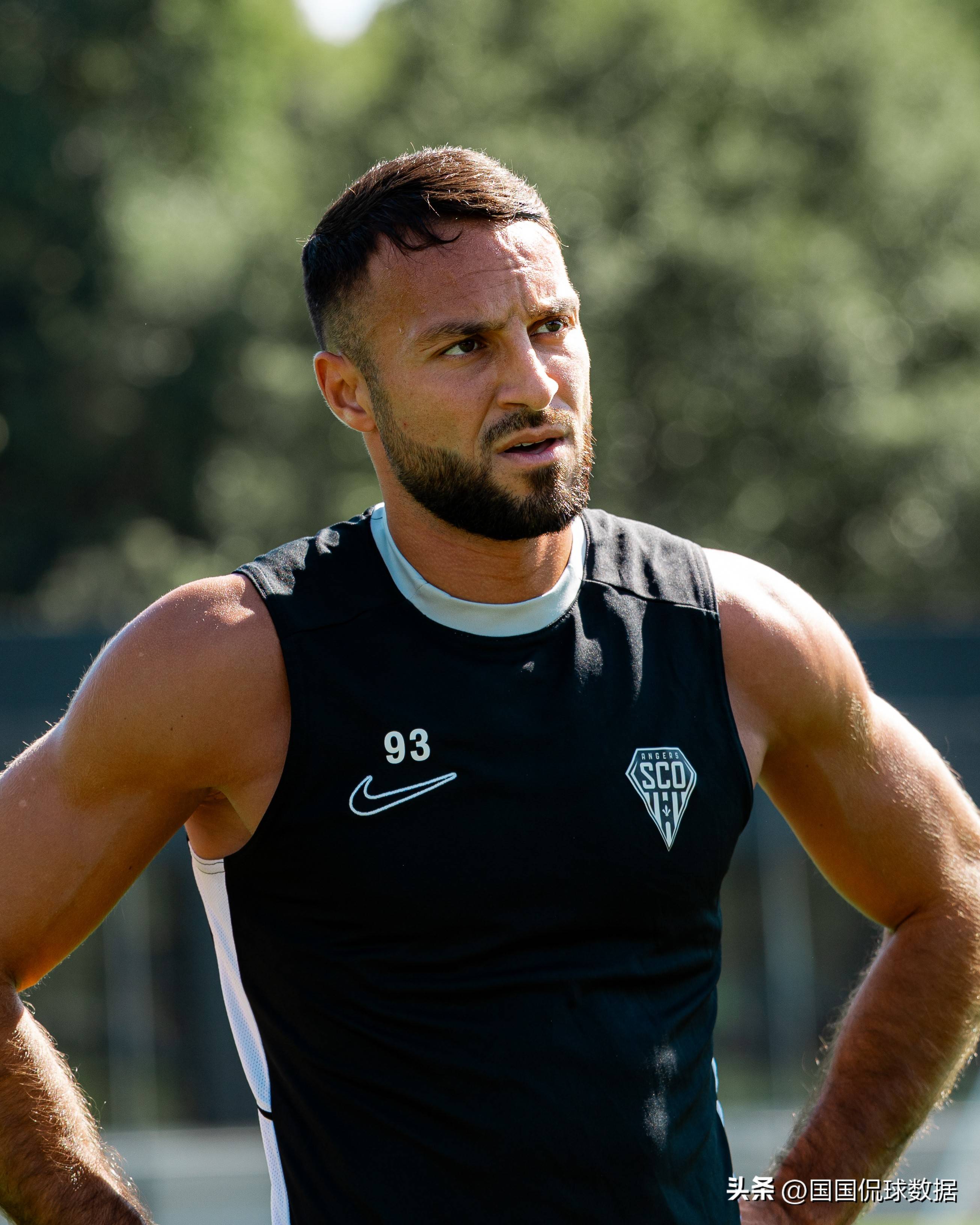 友博电竞 -赛地聚焦——法甲关键时刻热度飙升，尼斯遗憾出局，态度坚定，纪律约束更严格(法国那场大战表现大跌眼镜)