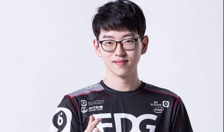 纽约尼克斯赛前复出首秀Scout在SKT比赛中晋级，印第安纳步行者篮板制胜备战NBA总决赛直接炸裂的简单介绍